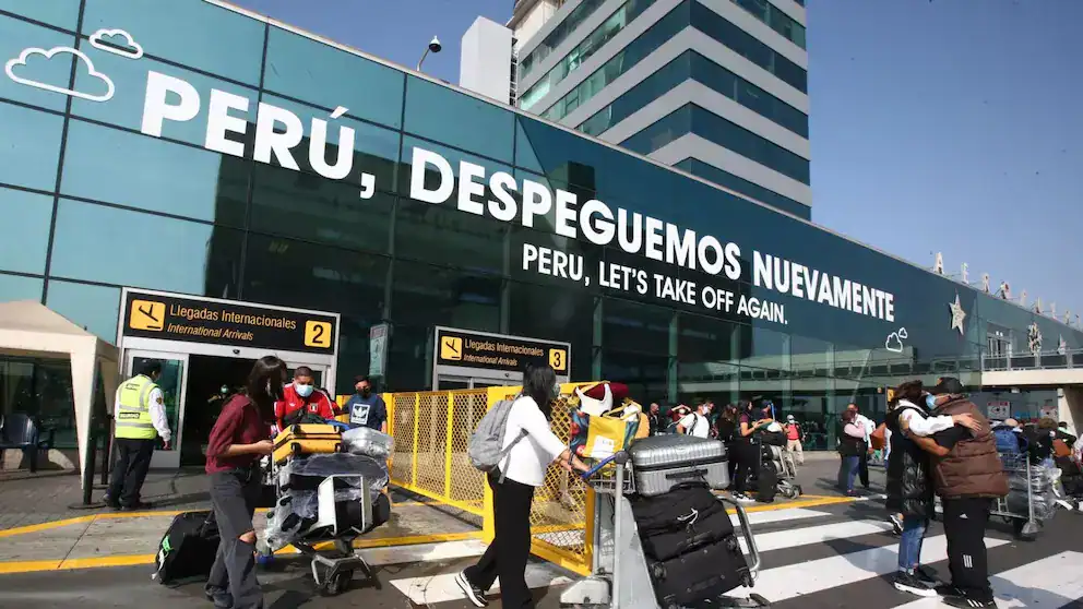 PERÚ, LLEGADA INTERNACIONAL AL AEROPUERTO DE LIMA, MEJORAMOS LA EXPERIENCIA PARA LOS VIAJEROS EN EL AEROPUERTO.