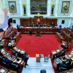 Alt: Imagen del Congreso de Perú con legisladores en sesión. Destaca la importancia del poder legislativo en Perú, promoviendo la participación democrática y decisiones clave en el país.